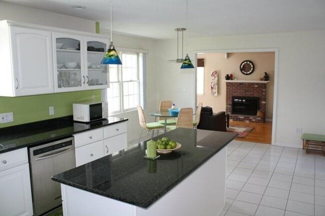 Foto del edificio - 3 Bedroom Single Family Home with Central A/C