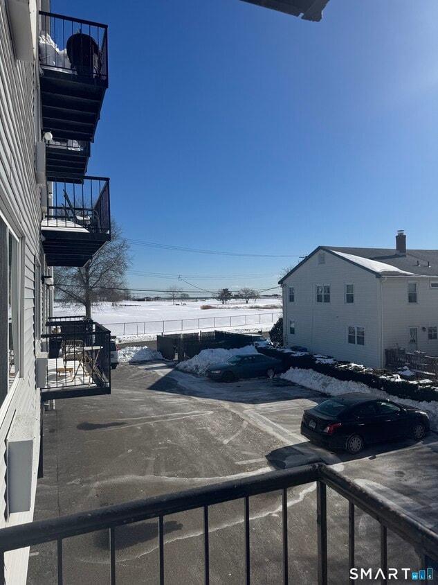 Building Photo - 155 Short Beach Rd