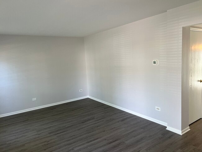 Building Photo - 1164 Lakewood Cir