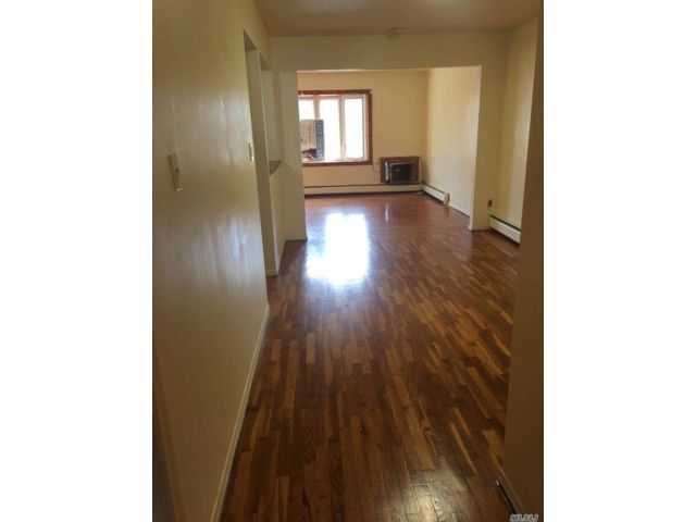 Foto del edificio - 143-09 Rose Ave