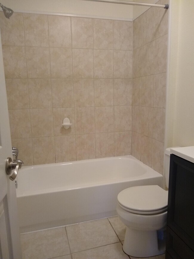Foto del edificio - 1581 Magnolia Dr