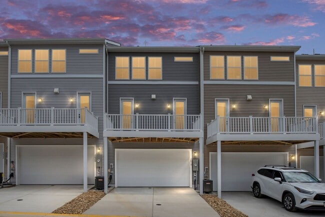 Building Photo - 5018 Bigleaf Rd