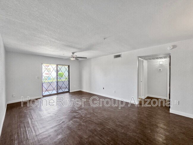 Foto del edificio - 7777 E Main St