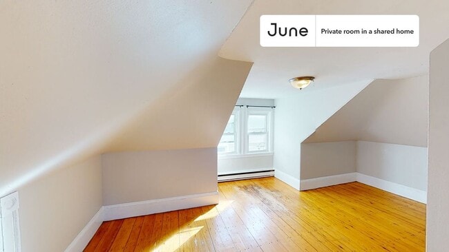 Building Photo - Room in Shared 6 bed/2 bath home