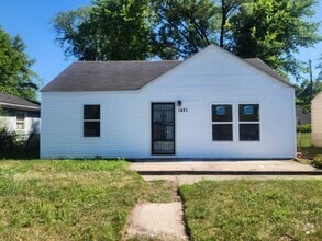 Building Photo - 1421 E 35th Ct