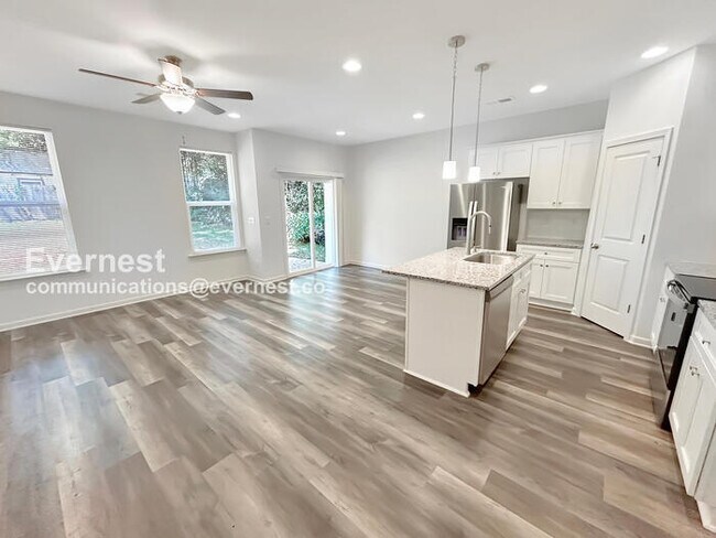 Foto del edificio - 5213 Rockwood Rd