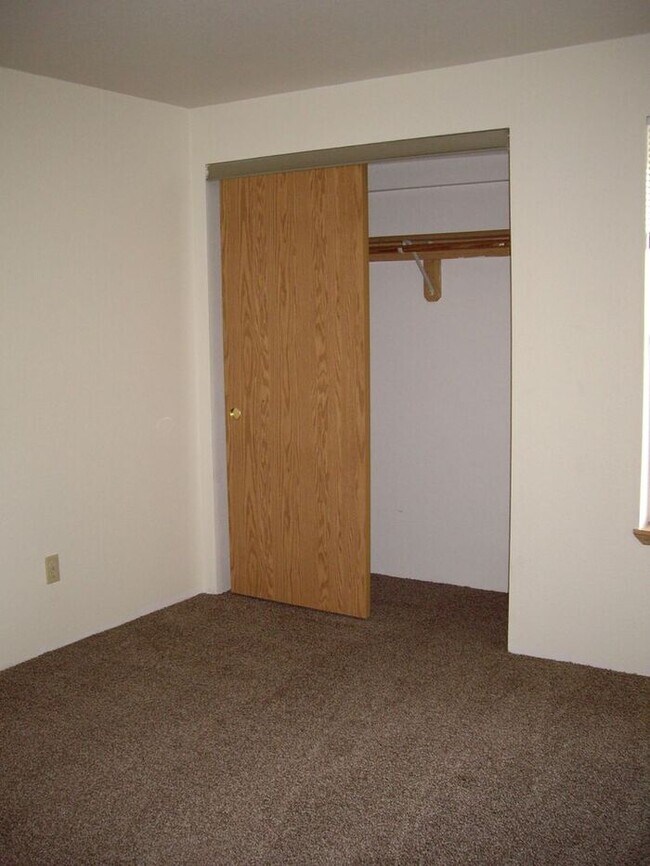 Building Photo - 4038 SW Beaverton Hillsdale Hwy