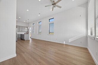 Building Photo - 1213 Mercantile St