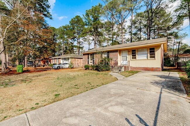 Foto del edificio - 212 Foxhunt Rd