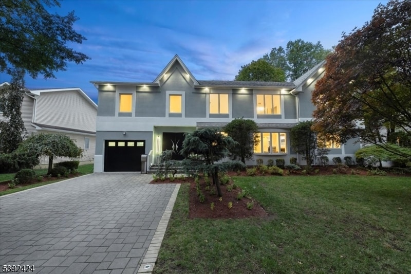 Foto principal - 827 Alden Rd