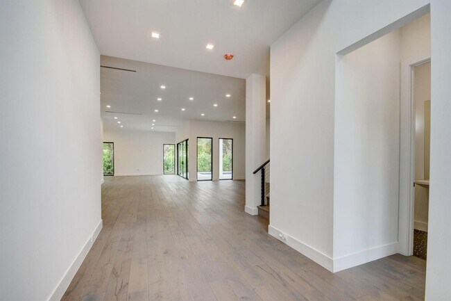 Building Photo - 120 Summa St