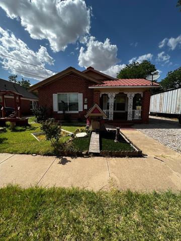 Primary Photo - 507 E Ave B