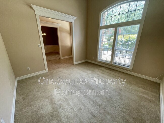 Building Photo - 979 Watersview Dr