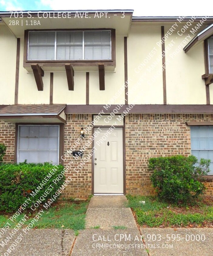 Foto principal - Two-Story 2 Bedroom, 1-1/2 Bath Apartment