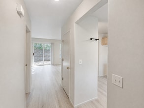 Building Photo - 2950 NE Nikki Ct