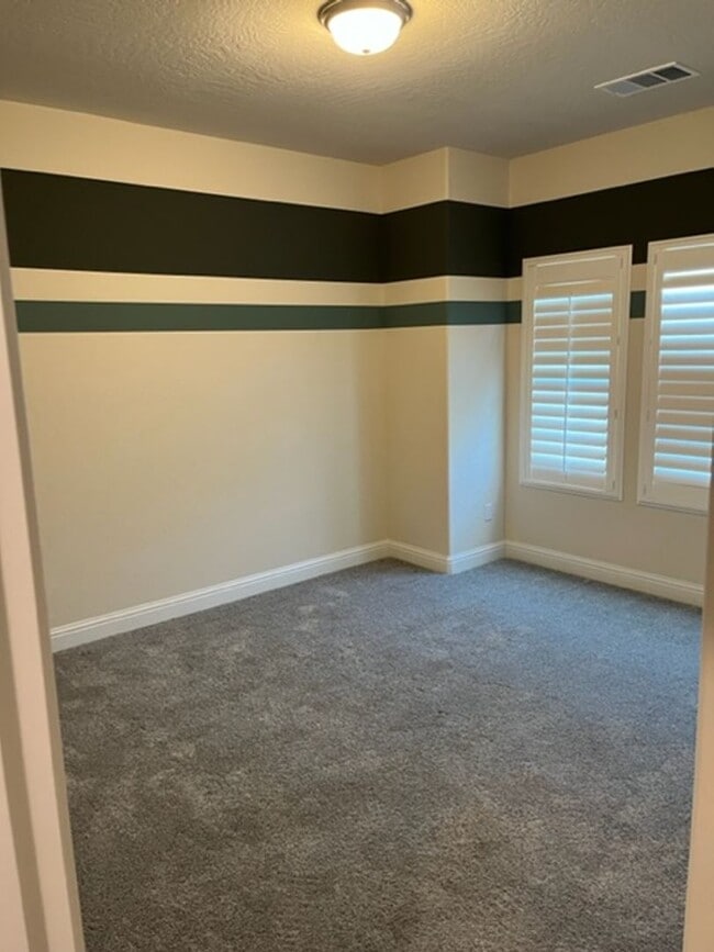 Building Photo - Lennar Ironsides 3 Bed 2 Bath AVAILABLE FOR RENT NOW!