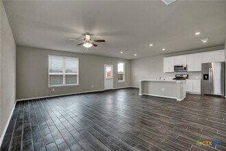 Building Photo - 267 Kinsley Wy