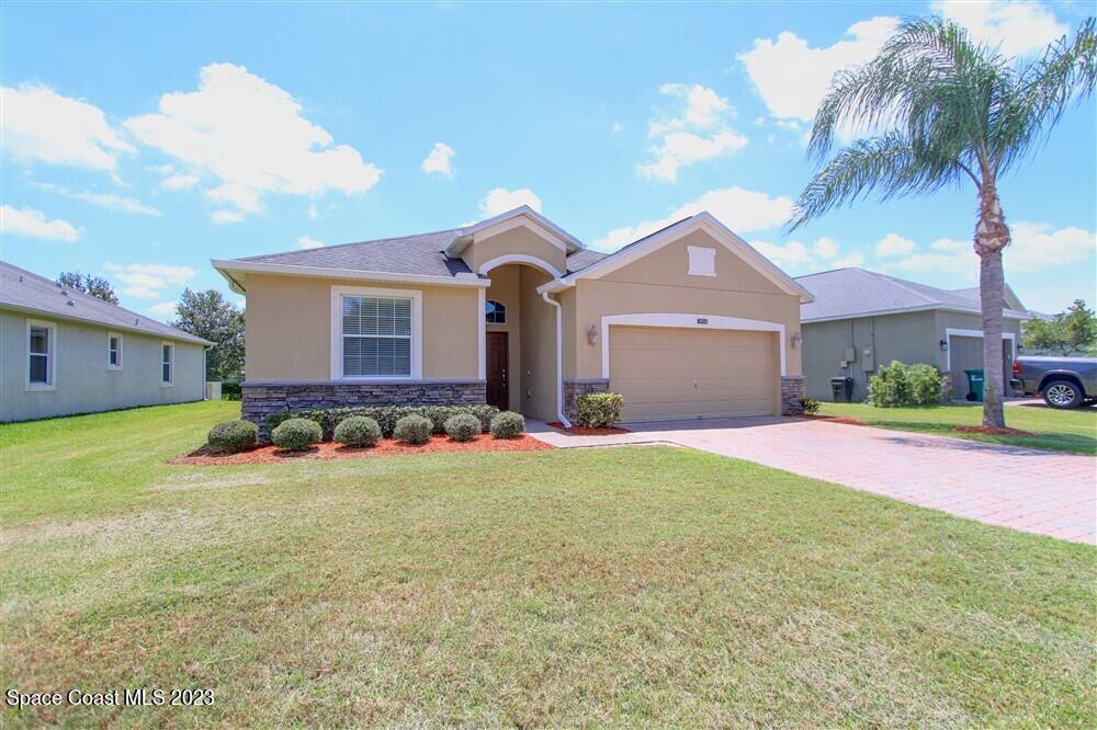 Foto principal - 5834 Trieda Dr