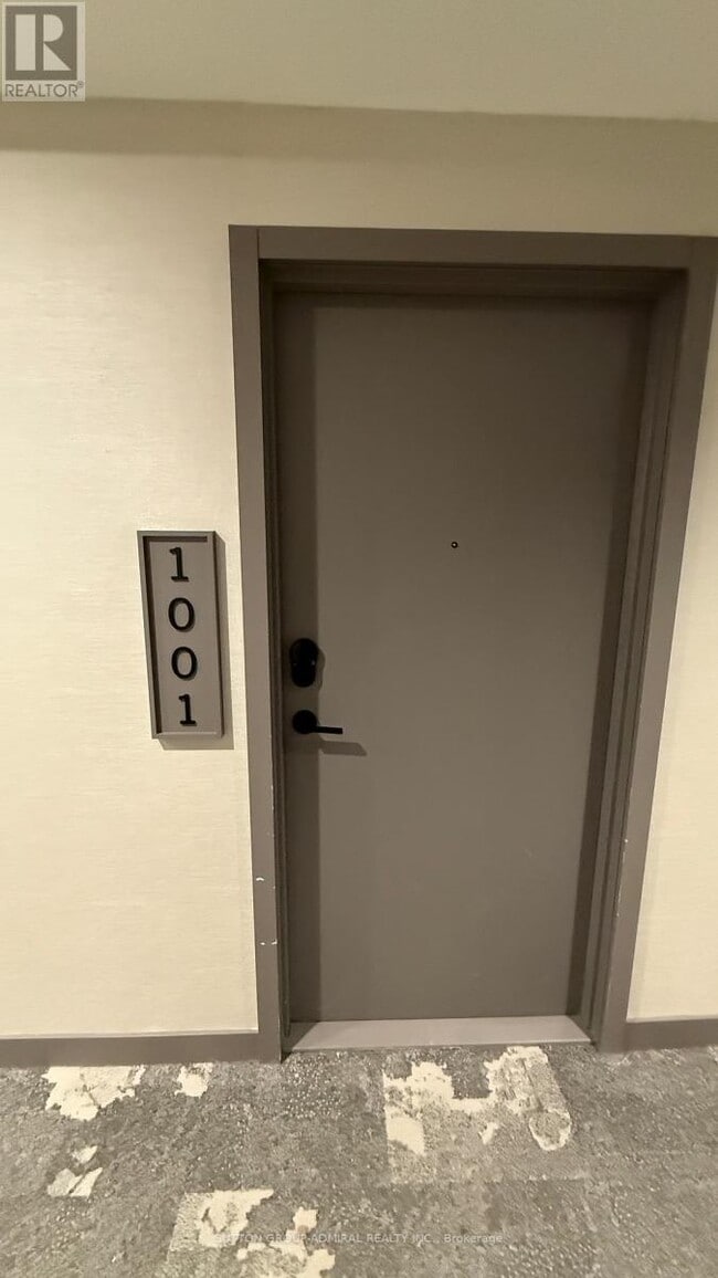 Building Photo - 634 Church St