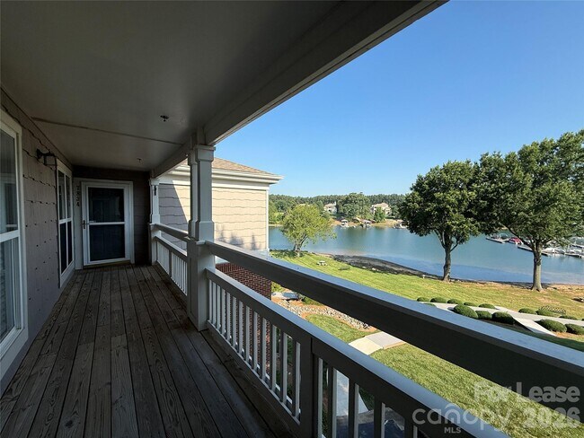 Foto del edificio - 7834 Village Harbor Dr