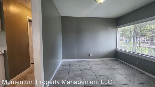 Building Photo - 3 br, 1 bath House - 2906 E. Lake Ave.