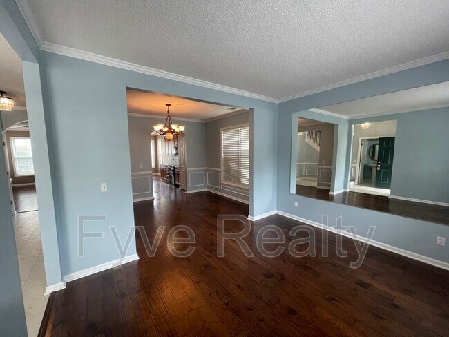Building Photo - 138 Regent Ave