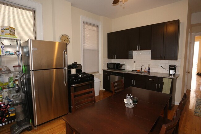 Foto del edificio - 5333 N Kenmore Ave