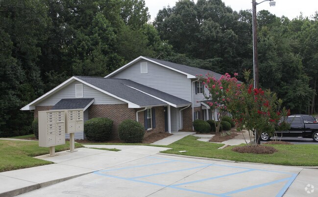 Building Photo - Oakvale Apartments
