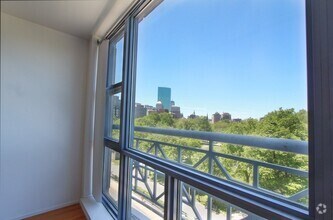Building Photo - 170 Tremont St