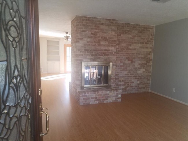 Building Photo - 850 Seafoam Rd