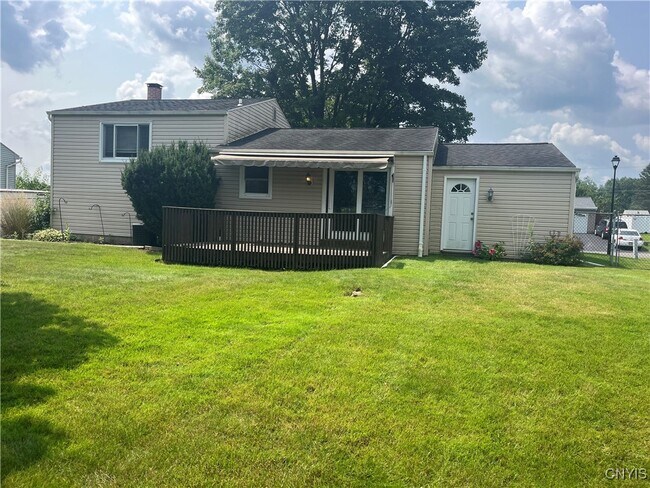 Building Photo - 8180 Mantova Dr