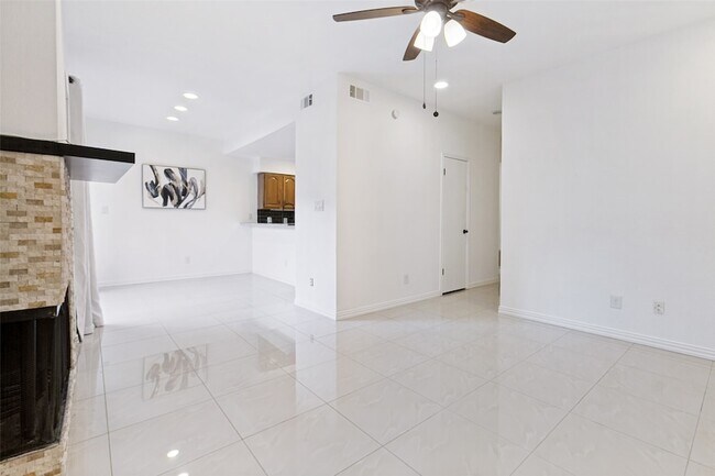 Foto del edificio - 5100 Verde Valley Ln