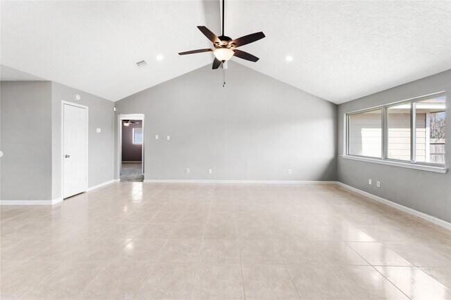 Foto del edificio - 1819 Freshmeadow Dr