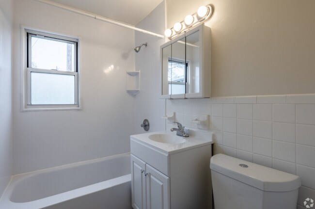 Foto del edificio - 82 Woodland Rd