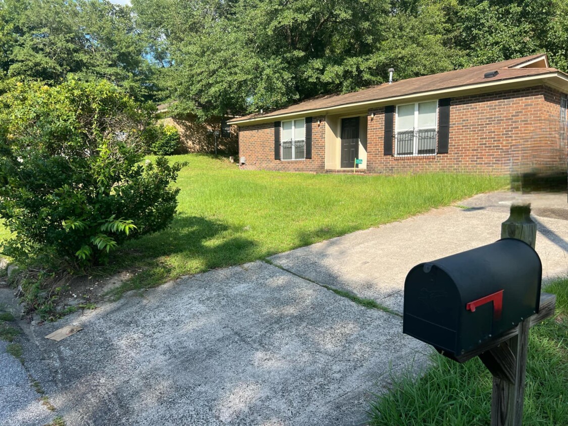 Foto principal - 3506 Gardenbrook Dr