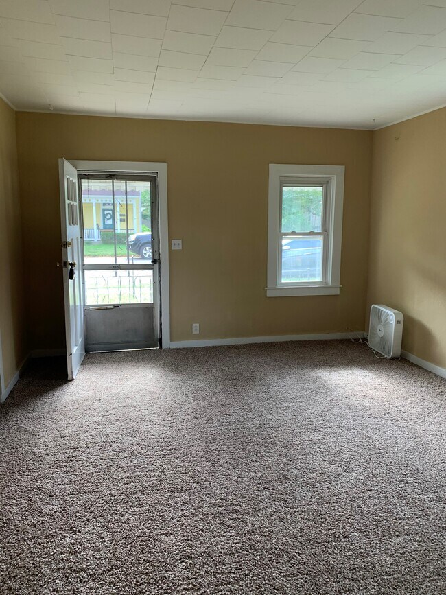 Living Room - 105 N 3rd St
