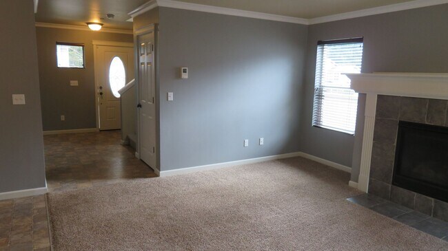 Foto del edificio - 1577 Burnside Pl