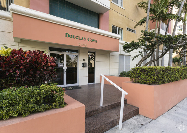 Foto del edificio - Douglas Cove