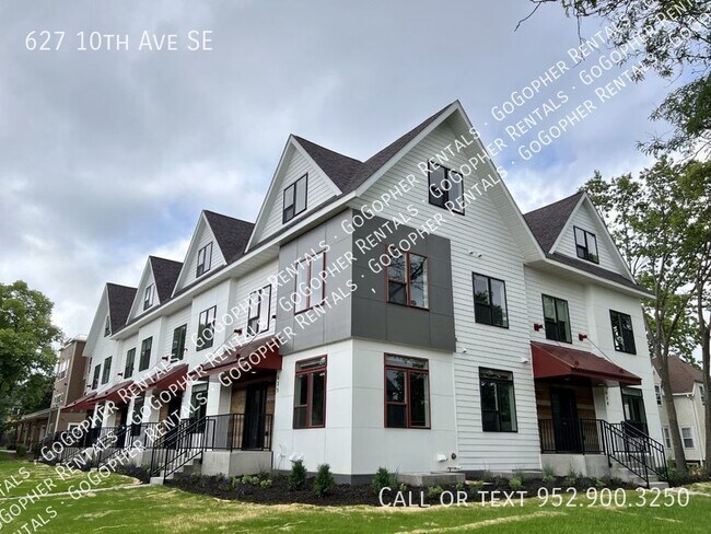 Building Photo - Modern 6 Bedroom Townhome in Dinkytown