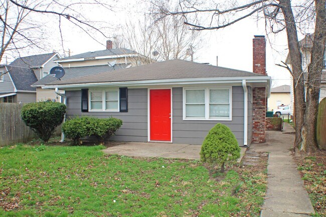 Foto del edificio - 2208-2210 Woodlawn Ave