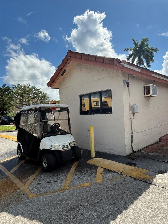 Foto del edificio - 10253 NW 9th St Cir