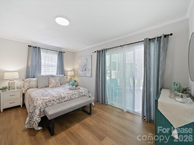 Foto del edificio - 2213 Milton Rd