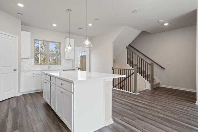 Building Photo - 225 Matson Run SW