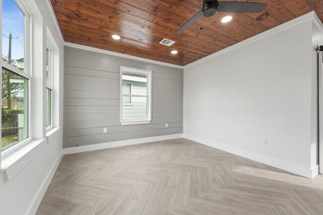 Foto del edificio - 5123 Avenue L