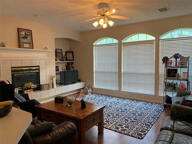 Building Photo - 1424 Sandlewood Dr