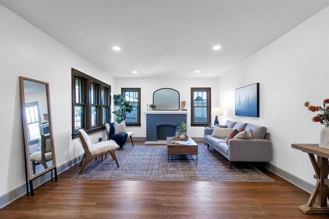 Foto del edificio - 3 bedroom 1 bath home in College Hill