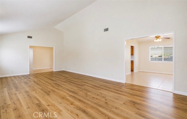 Foto del edificio - 13445 Oak Mesa Dr