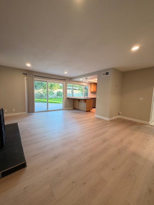 Foto del edificio - 15782 Butterfield St