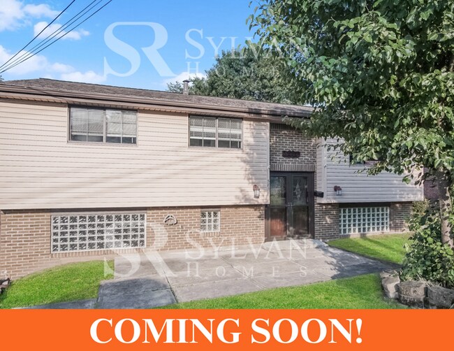 Charming 3BR 2.5BA split foyer home - Charming 3BR 2.5BA split foyer home