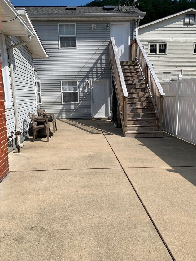 Primary Photo - FOR LEASE!!